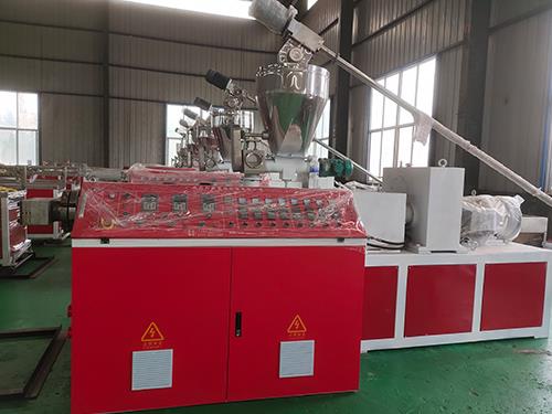 塑料管材生產線：現代流體輸送網絡的精密締造者